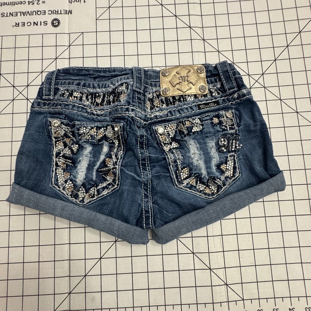 Miss Me Womens Mid Rise Embellished Distressed Denim Shorts Blue Size 26 JP5072H